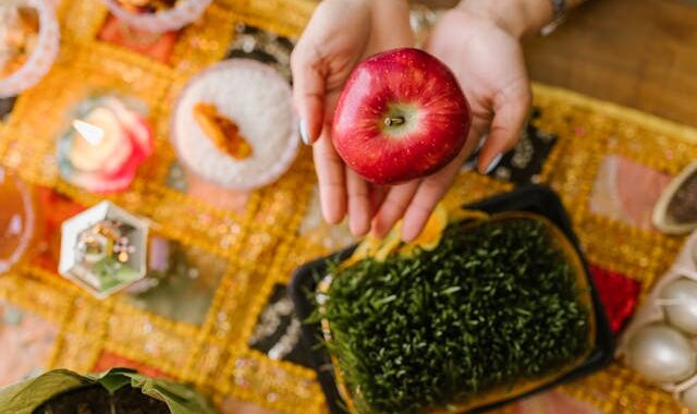 Mela con polpa rossa Kissbel